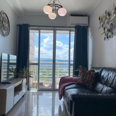 Spacious 2-Bedroom Condo,Wifi,Netflix,Free Parking Кагаян-де-Оро Экстерьер фото