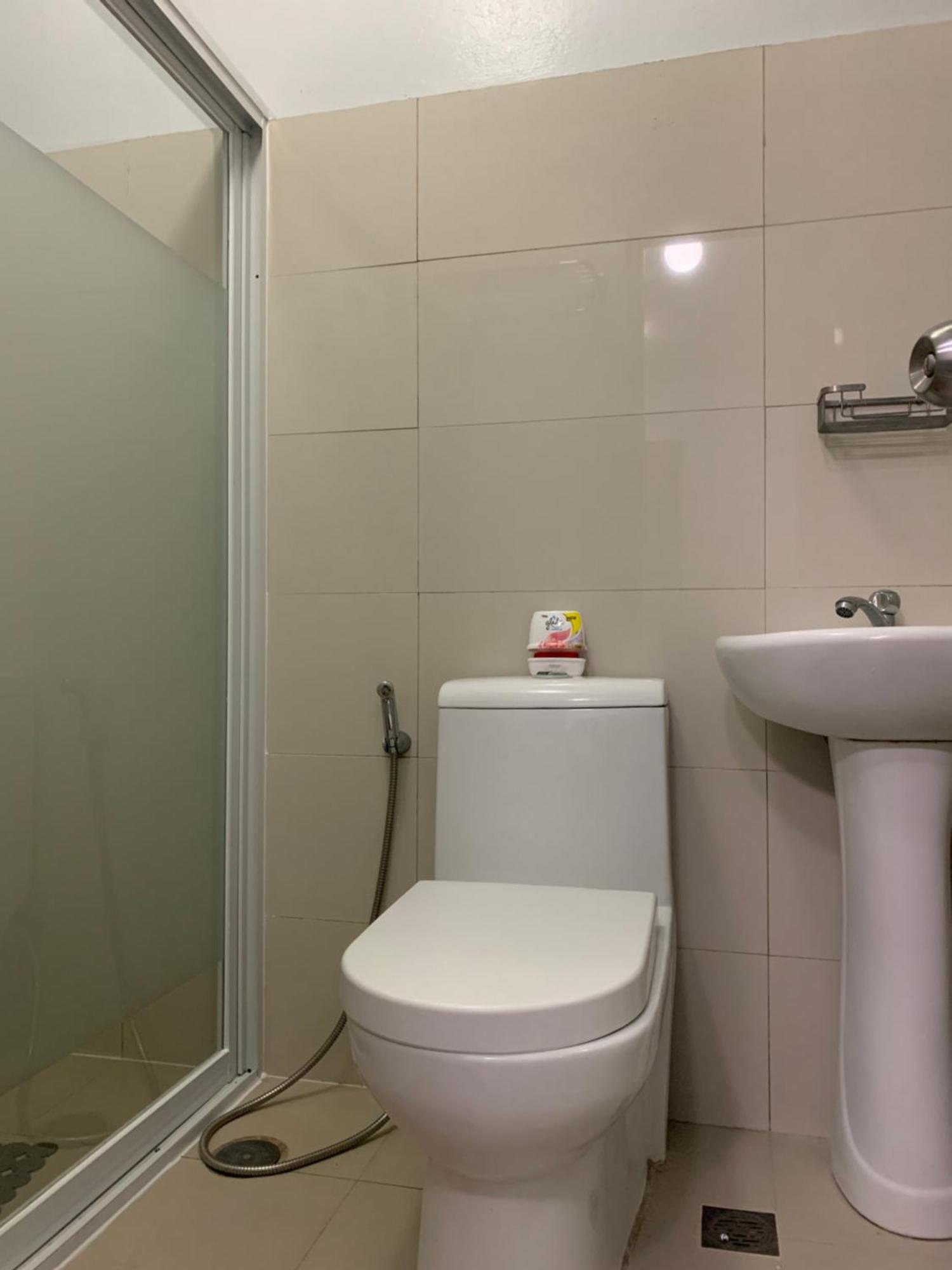 Spacious 2-Bedroom Condo,Wifi,Netflix,Free Parking Кагаян-де-Оро Экстерьер фото